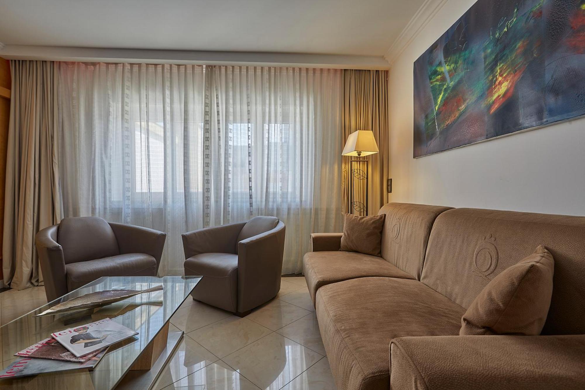 The Queen Luxury Apartments - Villa Cortina ลักเซมเบิร์ก ภายนอก รูปภาพ