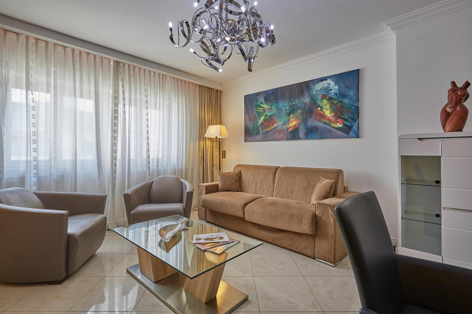 The Queen Luxury Apartments - Villa Cortina ลักเซมเบิร์ก ภายนอก รูปภาพ